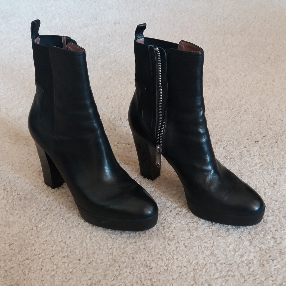 Donald J Pliner Black Tumbled Calf Boot 8.5M